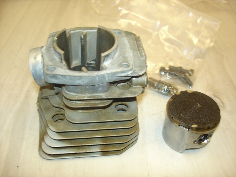 HUSQVARNA 351 piston and cylinder mahle 44z011 chainsawpart bin 710