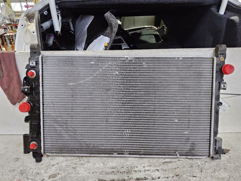 2013-2019 Cadillac XTS Radiator 3.6L VIN 3 8th Digit Opt LFX