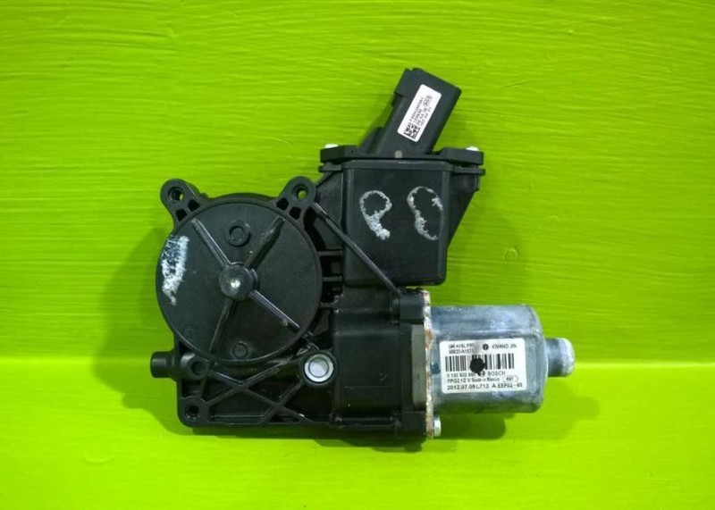 13 14 15 16 17 18 ATS PASSENGER RIGHT FRONT WINDOW MOTOR OEM 3666-25