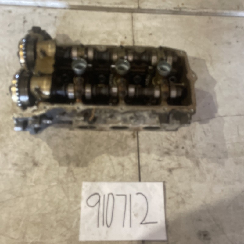 2004-2009 Cadillac SRX 3.6L Cylinder head left drivers side V6 12581597