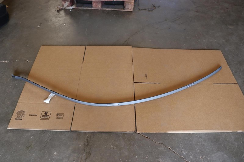 2010-2011 MERCEDES E-CLASS E350 W212 SEDAN RIGHT SIDE ROOF MOLDING LINER OEM