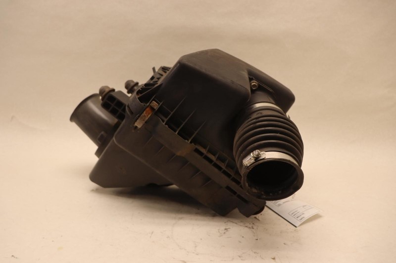 2005-2009 CHEVY EQUINOX 3.4L ENGINE AIR CLEANER FILTER BOX HOUSING OEM