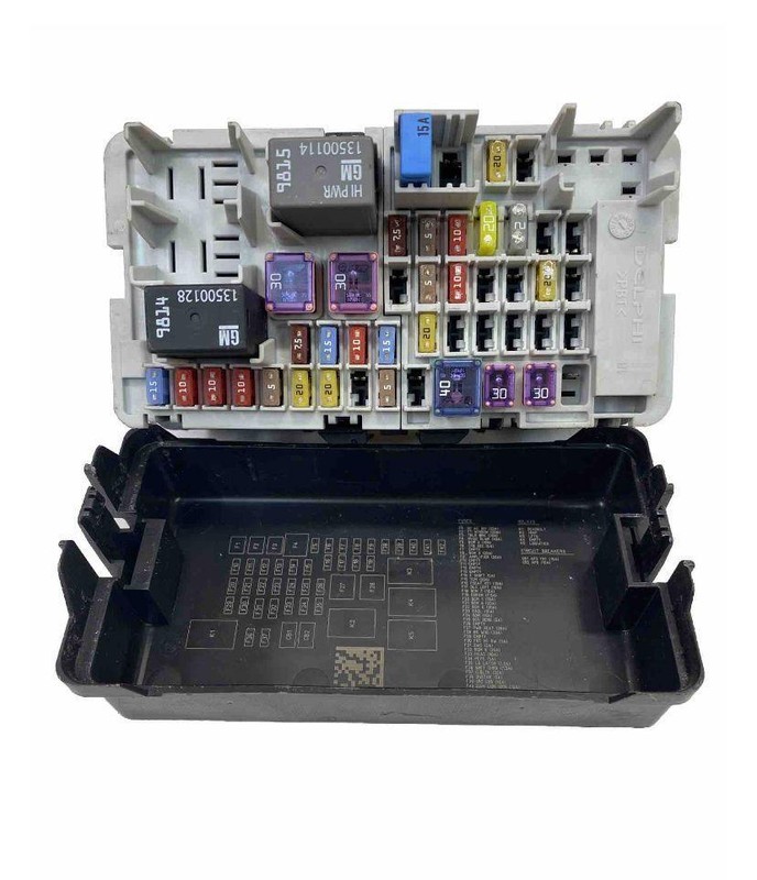 Chevrolet Equinox junction box 2018 fuse relay block assy OEM 33172518
