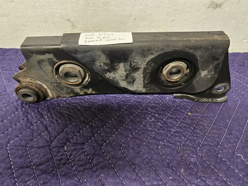 Rear Right Lower Forward Control Arm for 2013 Altima