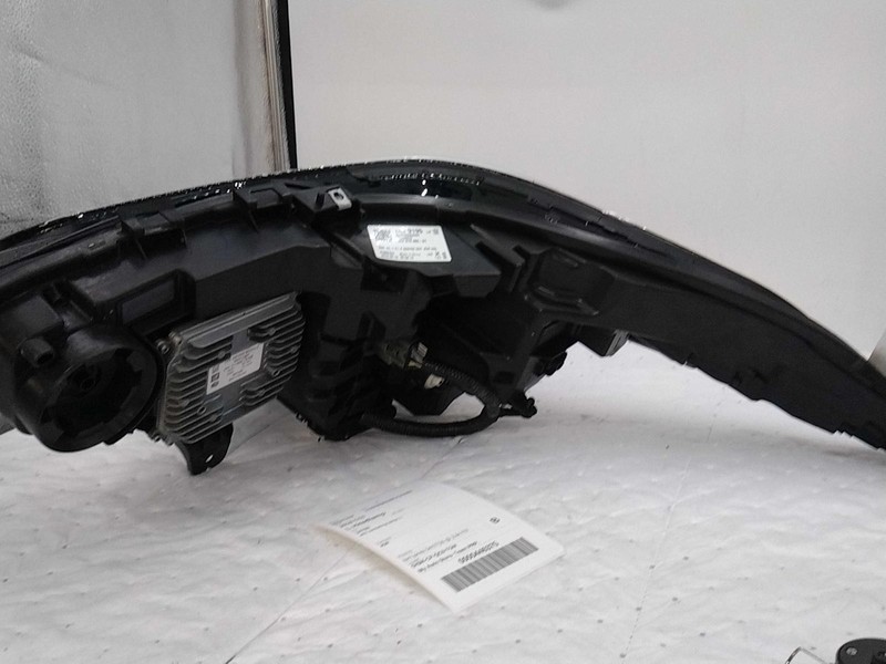2019 Cadillac CT6 Left Headlight Assembly Black OEM 667722 42K Miles
