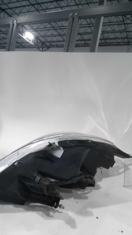 2014 Nissan Versa Right Headlight Assembly - Used, White, 106K Miles