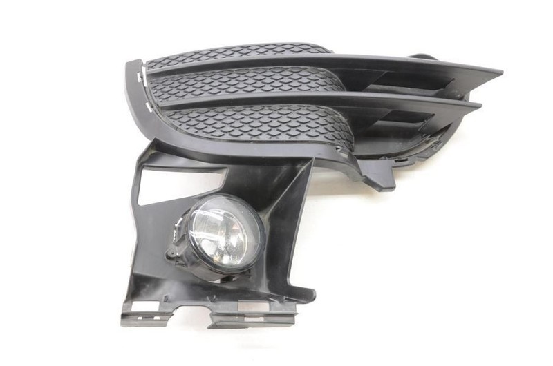 2011-2018 Porsche Cayenne 4.8L Passenger Right Front Fog Light with Bezel