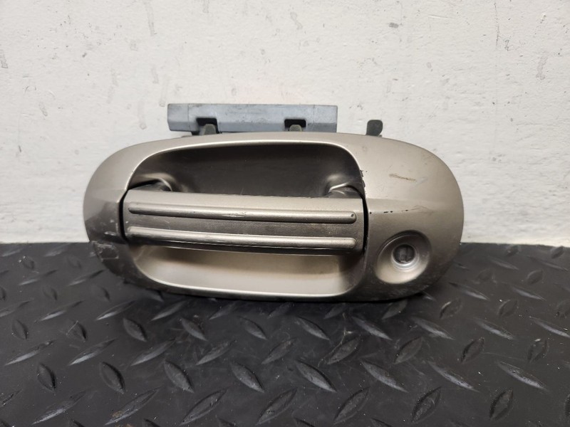 03-14 Ford Expedition Front Let Driver Handle Biege (AQ) OEM 9L1Z-7822405-AA