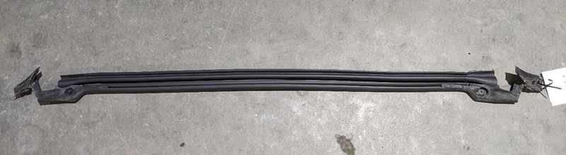 2018 - 2025 JEEP GLADIATOR WINDSHIELD TO COWL LOWER WEATHERSTRIP SEAL OE 1181509