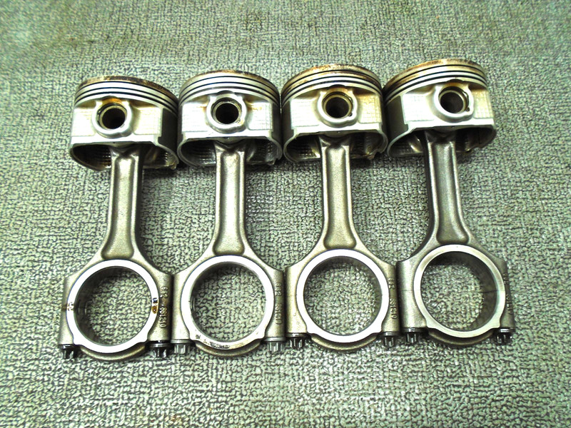 MERCURY VERADO OUTBOARD 200-300HP PISTON & CON-ROD ASSY (4) 898499T02 881210T02