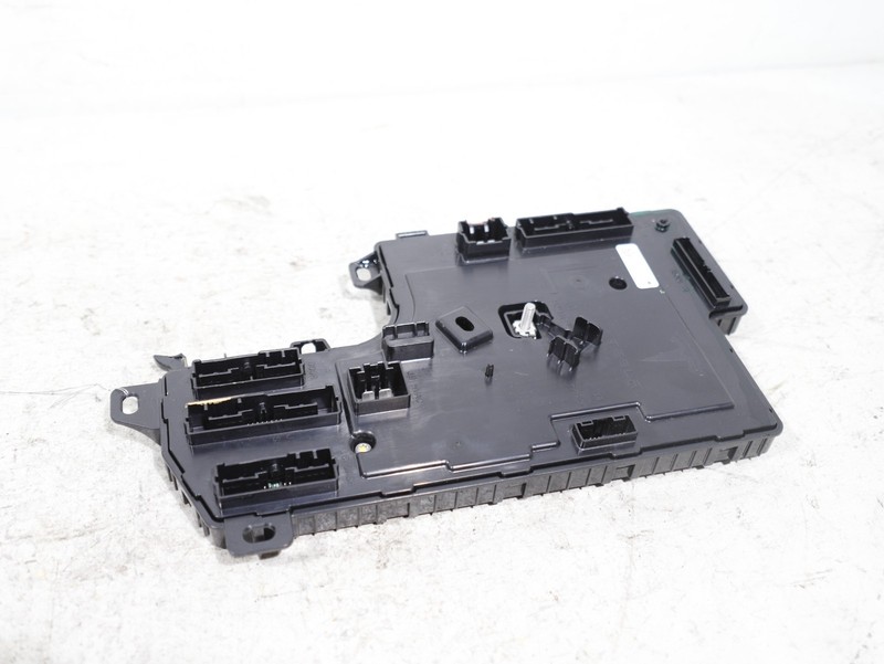 17-23 Tesla Model 3 Front Left Low Voltage Body Control Module 1078673-84-F OEM