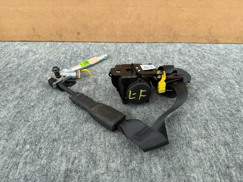 KIA STINGER 2018-2023 OEM FRONT LEFT DRIVER SEAT BELT ASSEMBLY (BLACK)