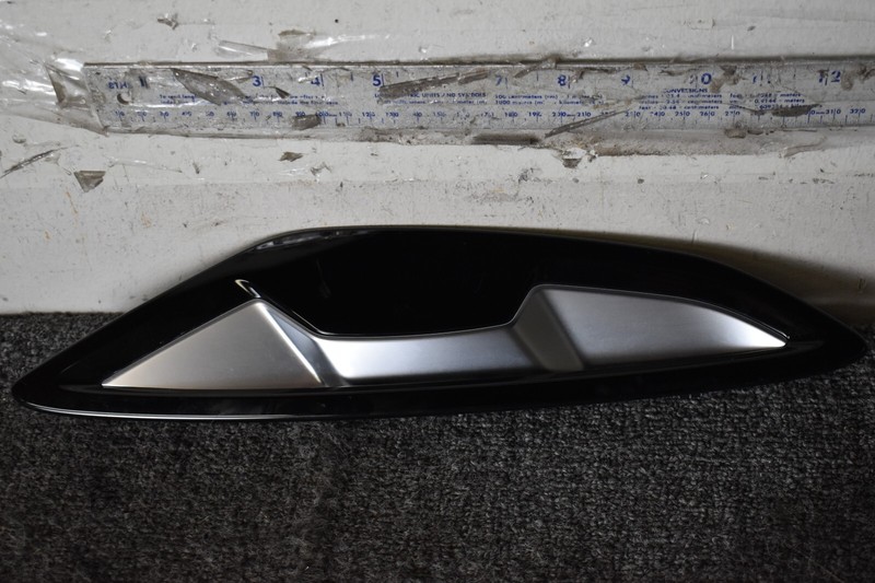 BMW 2019-2022 8 Series G14 G15 G16 Line air Duct Trim Right Fender 7419020 OEM