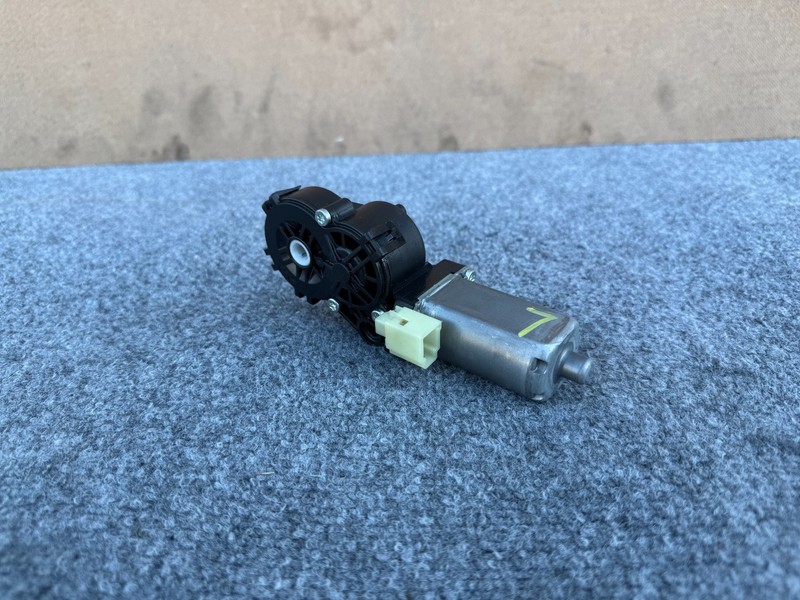 RIVIAN R1S R1T 2022-2026 OEM FRONT LEFT DRIVER SEAT ADJUST RECLINE MOTOR ASSY