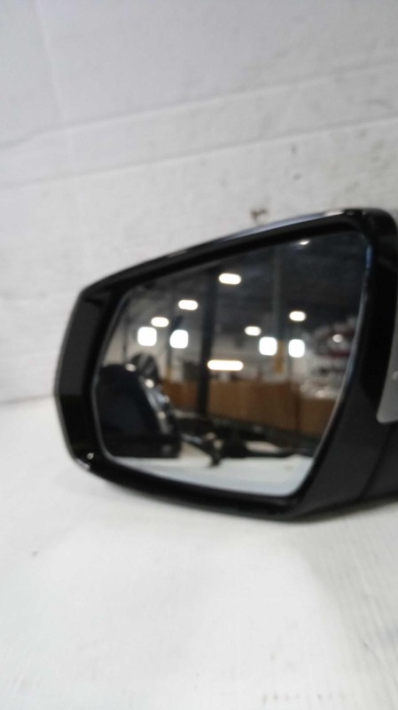 2015 Hyundai Genesis Left Door Mirror Silver OEM 438409 138K Miles