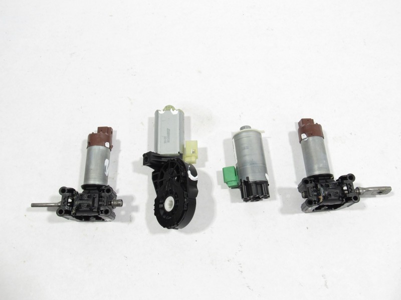 22-24 Jeep Grand Cherokee 2023 Front Right Seat Track Motor Set 4 PCS ;:A