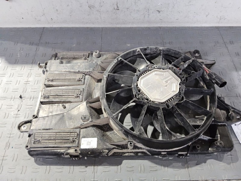 2018-2020 Buick Regal Radiator Fan Motor Fan Assembly 2.0L