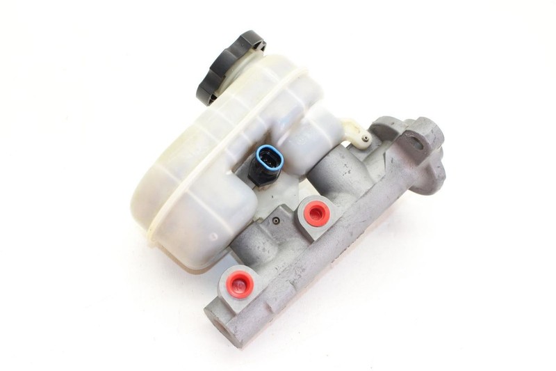 98-04 CORVETTE 5.7L LS1 Brake Master Cylinder 18016548