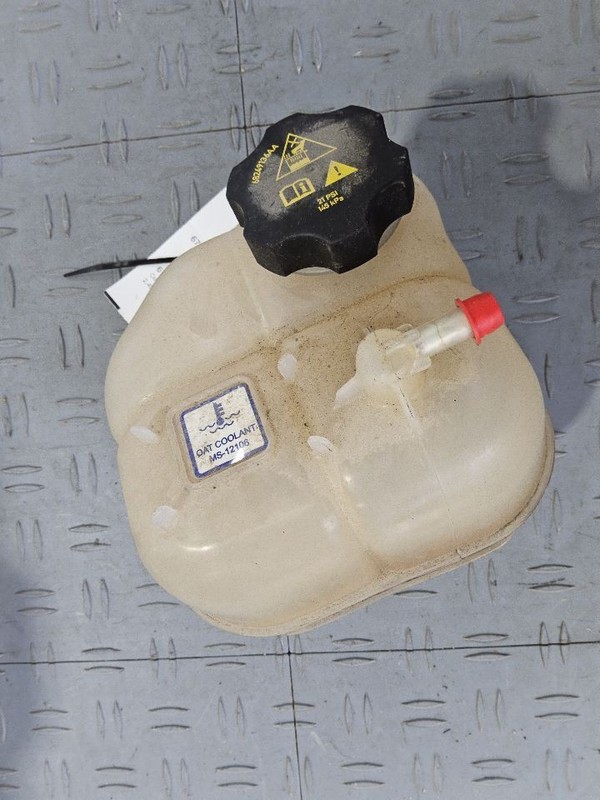 Coolant Reservoir Fits 14-18 CHEROKEE 3459911