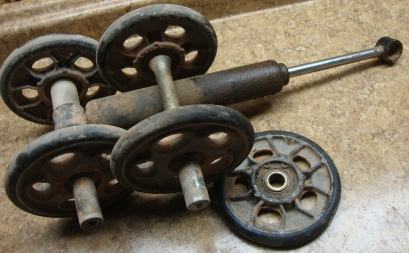 1985 Snowmobile Yamaha XL540 SRV 540 XL-V SR-V Idler Roller Shaft Wheels Shock