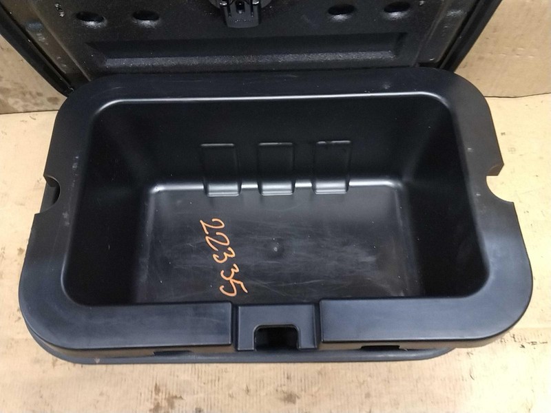 2018 Dodge Journey Rear 2nd Row Floor Storage Bin Lid Cover Silver Used