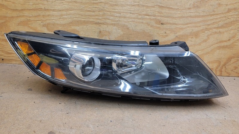 2011 - 2013 Kia Optima Front RH RIGHT Halogen Headlight OEM