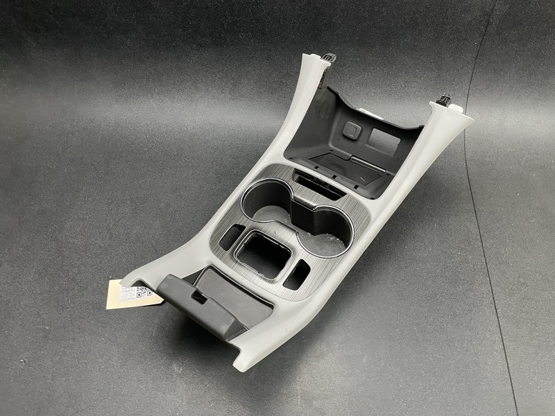 Center Console Upper Trim Panel 2020 GMC Acadia 84873945 2021 2022 2023
