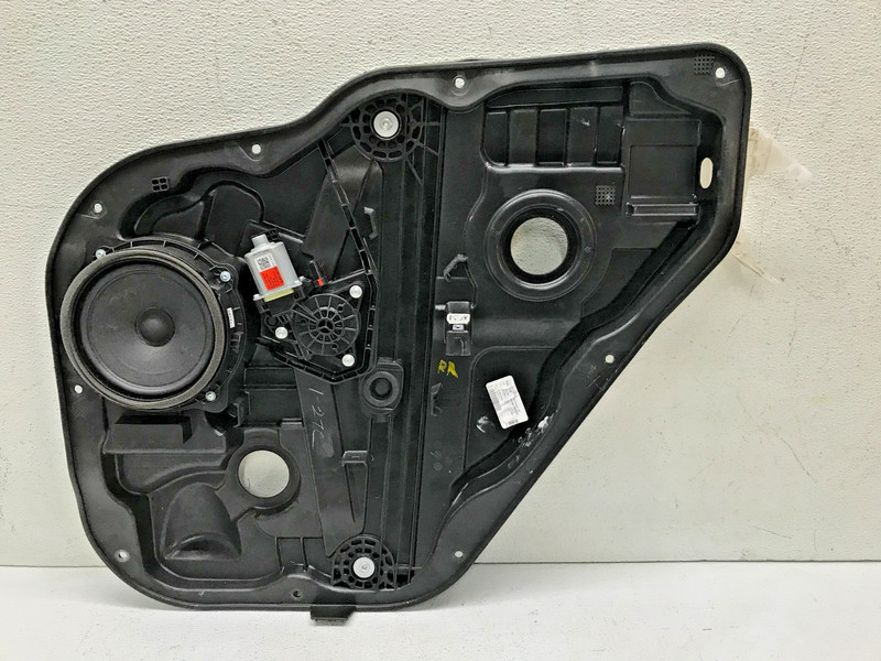 2019 - 23 HYUNDAI SANTA FE REAR RIGHT DOOR WINDOW REGULATOR & CARRIER OEM