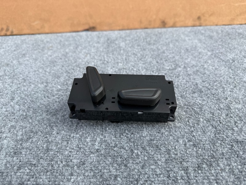 FORD BRONCO SPORT 2021-2025 OEM FRONT RIGHT PASSENGER SEAT ADJUST CONTROL SWITCH