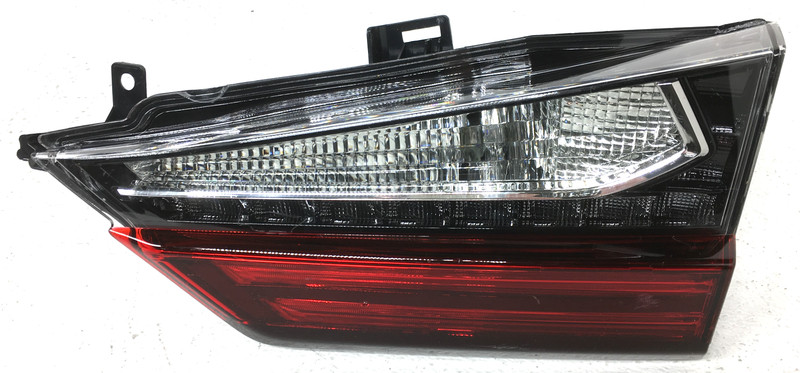 OEM Lexus RX350, RX450h Right Passenger Side LED Tail Lamp 81580-0E090 Lens Chip