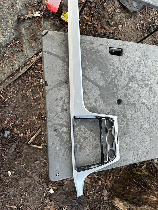 16-19 PASSAT OEM RADIO INFO SCREEN TRIM SURROUND BEZEL W/ DASH PANEL