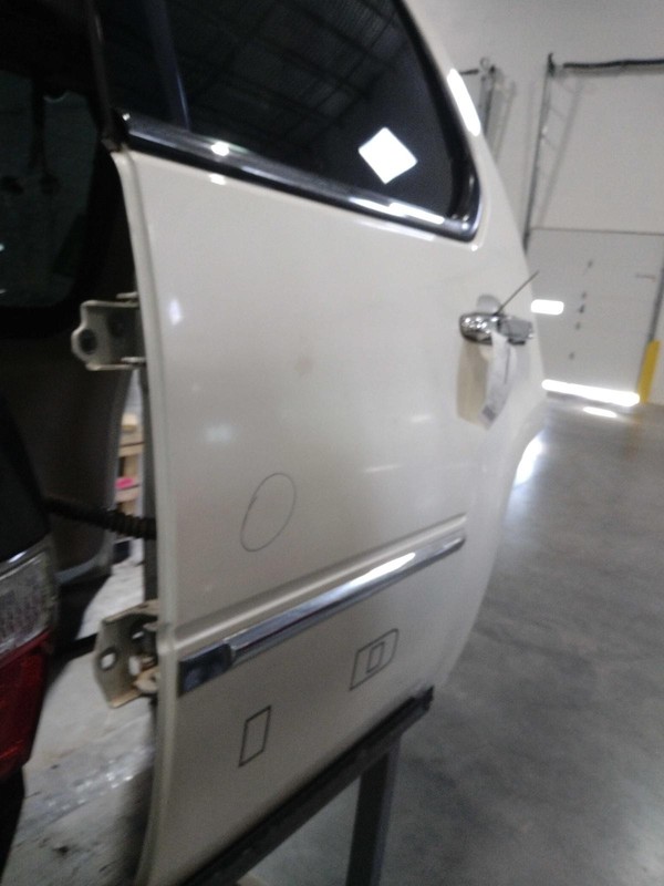 2009 Cadillac Escalade Left Rear Door White 525492 215k Miles 1 Ding