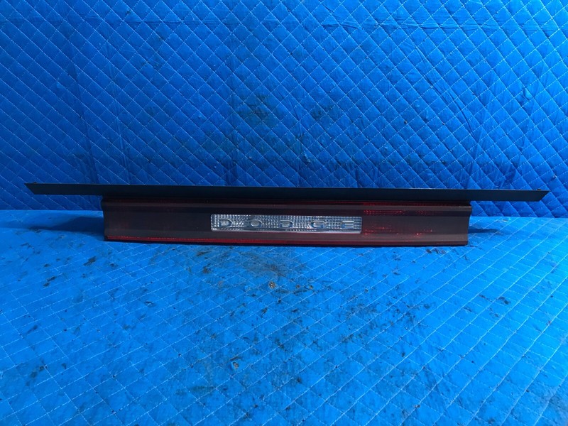 08-14 DODGE CHALLENGER REAR TRUNK LID CENTER TAILLIGHT LAMP PANEL OEM
