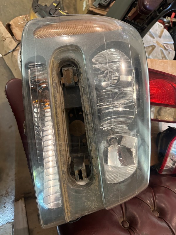 02-09 CHEVROLET TRAILBLAZER CHEVY OEM RH HEADLIGHT HEAD LIGHT ASSEMBLY - PASS