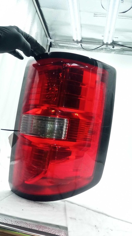 2014 GMC Sierra 1500 Left Tail Light Assembly White 406374 Used 104K Miles