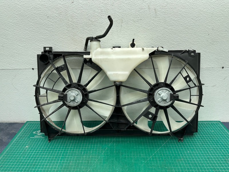 10-12 Lexus IS250 IS350 2.5L ENGINE RADIATOR COOLING FAN MOTOR ASSEMBLY OEM