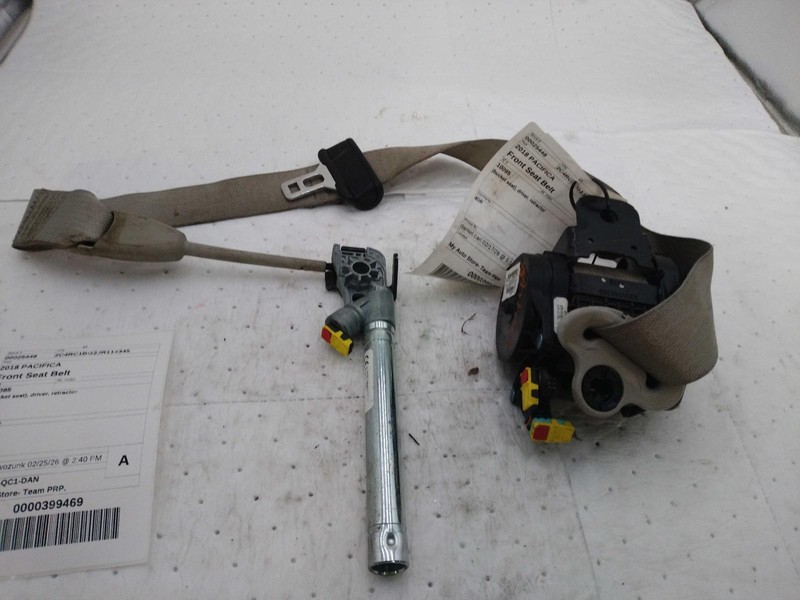 2018 Chrysler Pacifica OEM Used Grey Seat Belt 5LA371D2AG 114K Miles