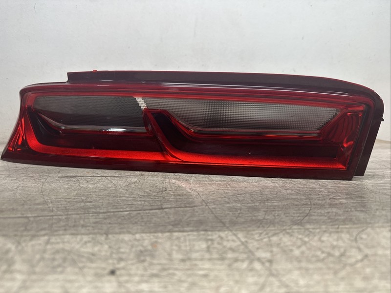 23416449 I 2016 - 2018 CHEVROLET CAMARO OEM LEFT Taillight OUTER LR LH LED