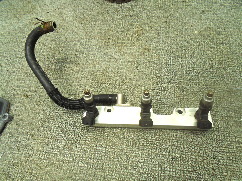 Fuel Delivery Pipe w/ Fuel Injectors 15750-88L00 Suzuki Outboard 2013 DF60A 60Hp