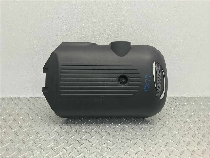 01-06 CHEVROLET TAHOE YUKON SIERRA SILVERADO VORTEC ENGINE COVER OEM 12580999