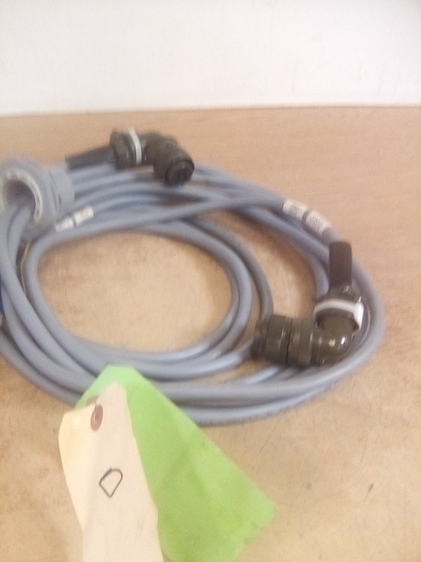 Lutze Silflex-N 108381A (2) CableW/(2) 4 Pin Servo Plug Elbow H.1017.6800