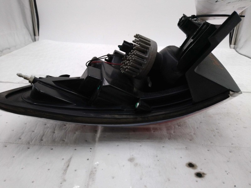 2014 GMC Acadia Left Tail Light Assembly Silver 491058 Used 155K Miles