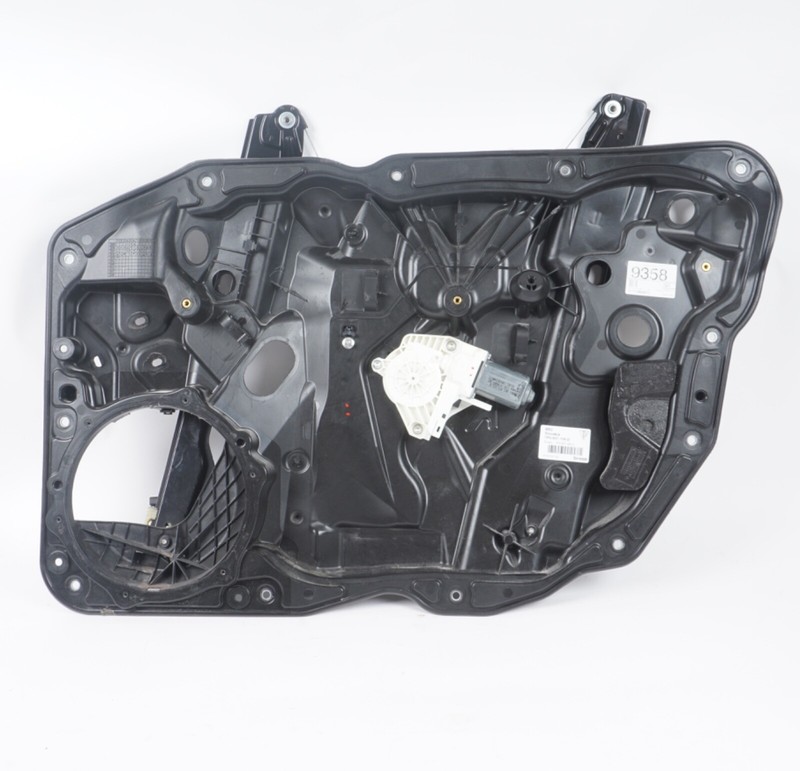 11-18 Porsche Cayenne Front Right Side Door Window Regulator OEM