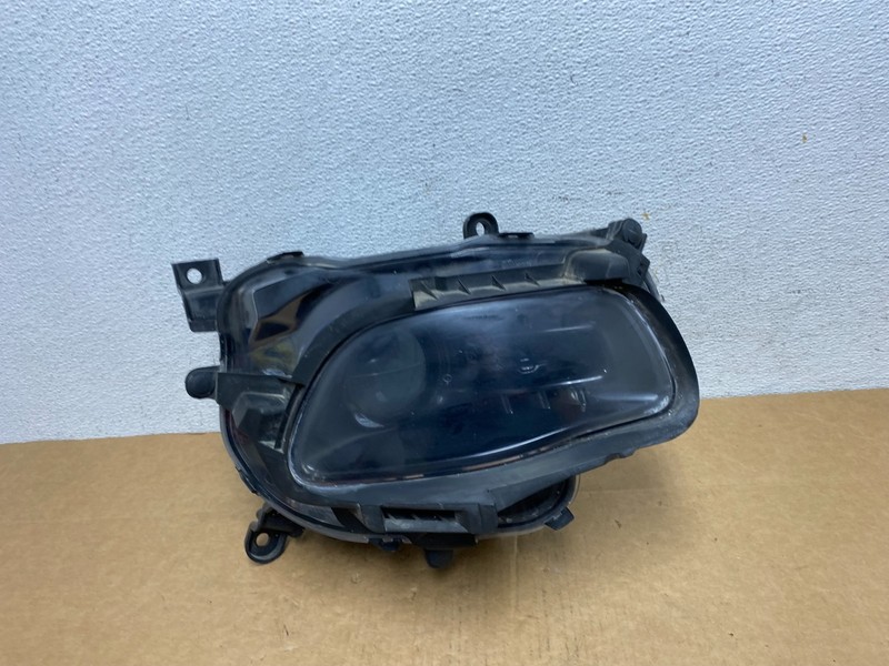 2014-2017 Jeep Cherokee Right Passenger RH Side Lower Headlight AD4488 DW