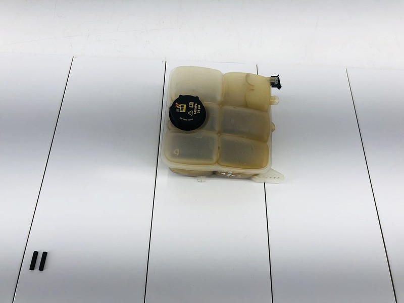 13-16 FORD ESCAPE 1.6L L4 GAS ENGINE MOTOR COOLANT EXPANSION RESERVOIR TANK OEM