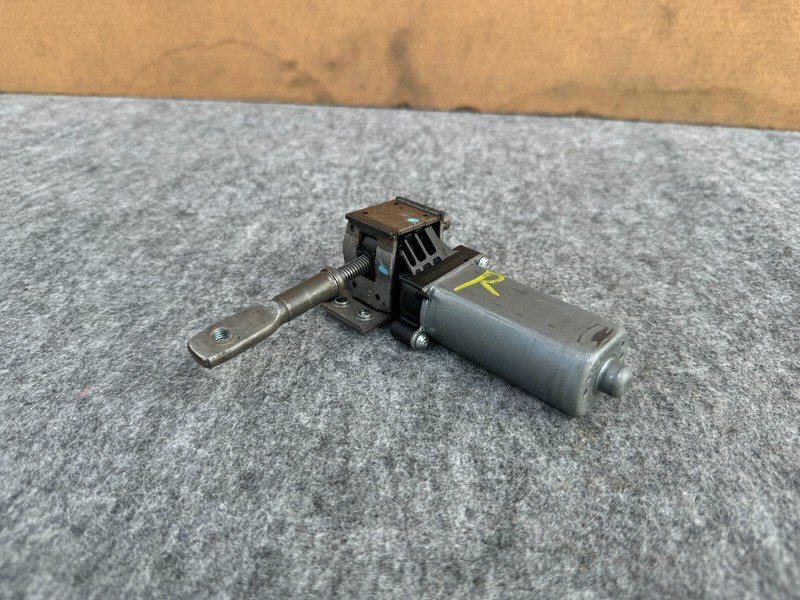 INFINITI M37 M56 M35H Q70 11-19 OEM FRONT RIGHT PASSENGER SEAT UP DOWN MOTOR