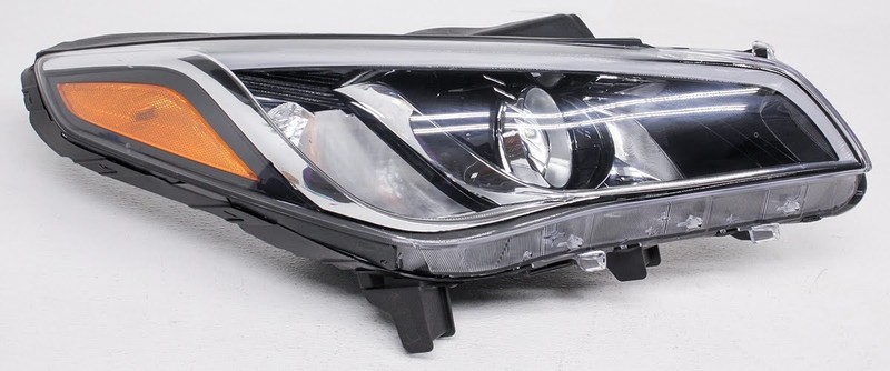 OEM Hyundai Sonata Right Passenger Side Halogen Headlamp Chrome Flaw