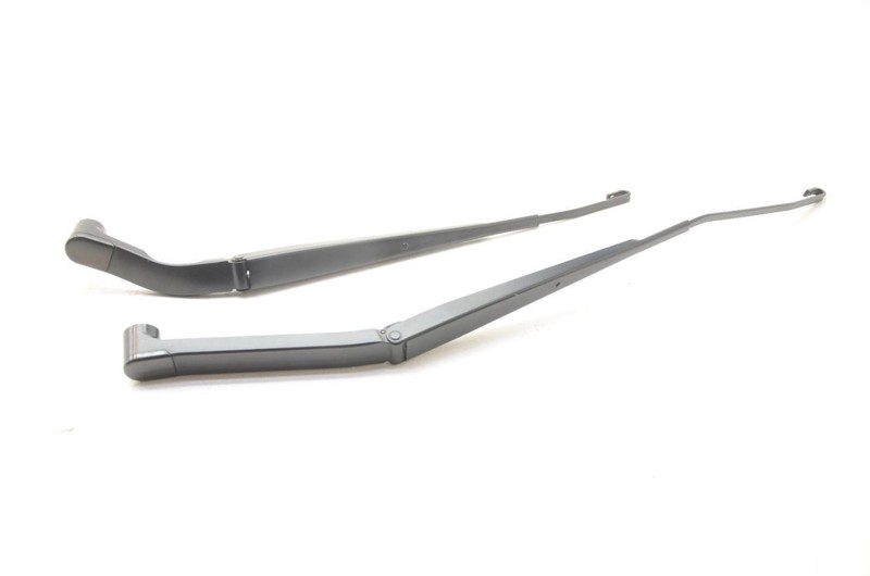 Pair of Left and Right Front Windshield Wiper Arms Fits 13-17 LEAF