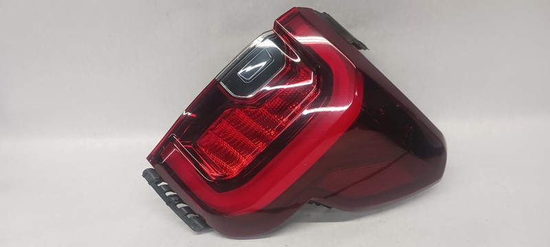 20-'23 GMC ACADIA Right passenger outer Taillight incandescent OEM Grade B