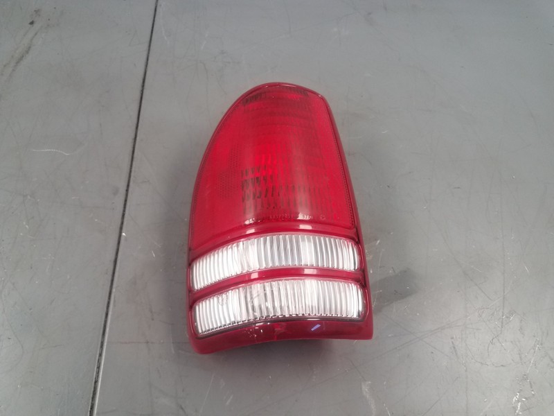 2000 Dodge Dakota R/T Xcab Left Tail Light #6021 Q4